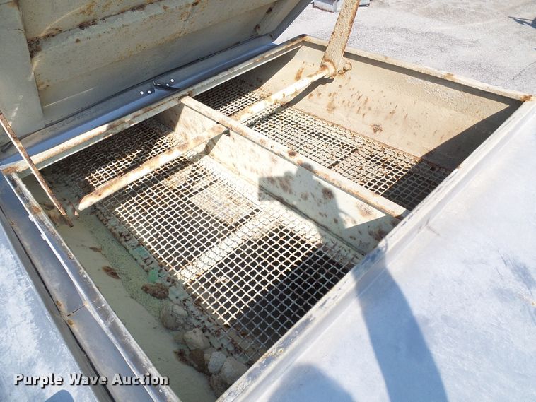 image for item DI0626 2014 Miller Atlas 3654 applicator with New Leader L4000G4 dry spreader bed