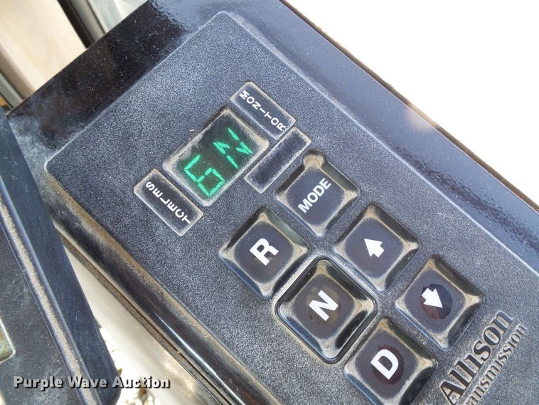 image for item DI0626 2014 Miller Atlas 3654 applicator with New Leader L4000G4 dry spreader bed