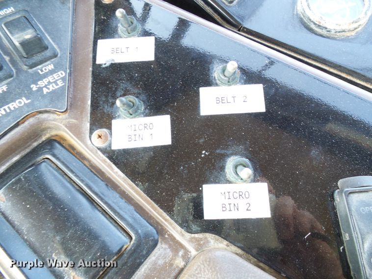 image for item DI0626 2014 Miller Atlas 3654 applicator with New Leader L4000G4 dry spreader bed