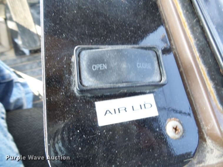 image for item DI0626 2014 Miller Atlas 3654 applicator with New Leader L4000G4 dry spreader bed