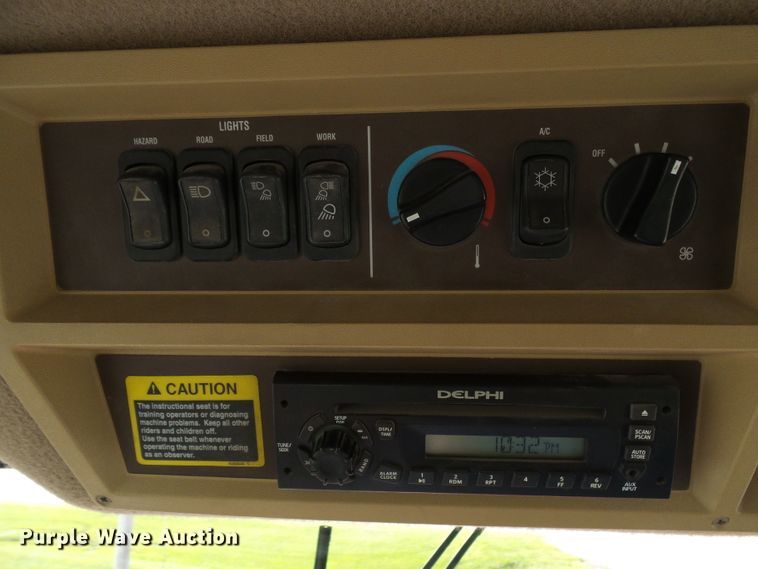 image for item DI0626 2014 Miller Atlas 3654 applicator with New Leader L4000G4 dry spreader bed