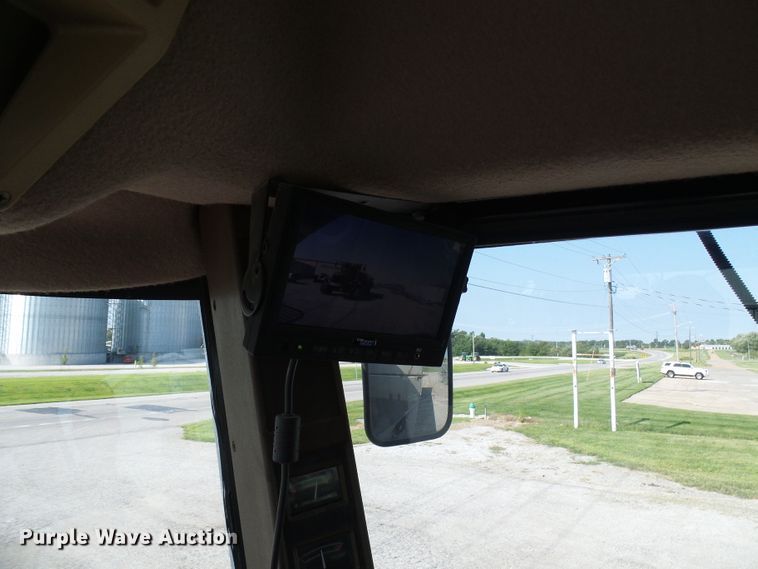 image for item DI0626 2014 Miller Atlas 3654 applicator with New Leader L4000G4 dry spreader bed