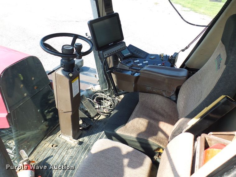 image for item DI0626 2014 Miller Atlas 3654 applicator with New Leader L4000G4 dry spreader bed