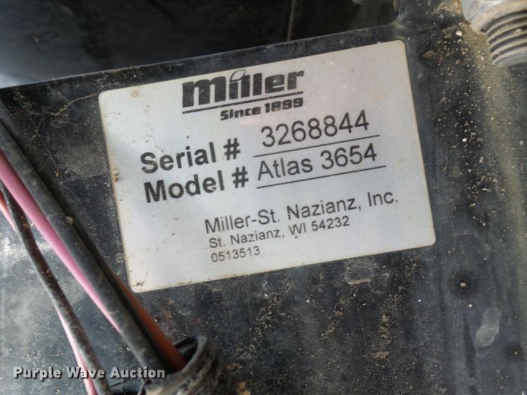 image for item DI0626 2014 Miller Atlas 3654 applicator with New Leader L4000G4 dry spreader bed