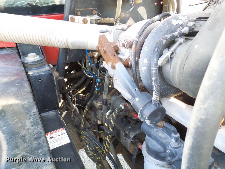 image for item DI0626 2014 Miller Atlas 3654 applicator with New Leader L4000G4 dry spreader bed