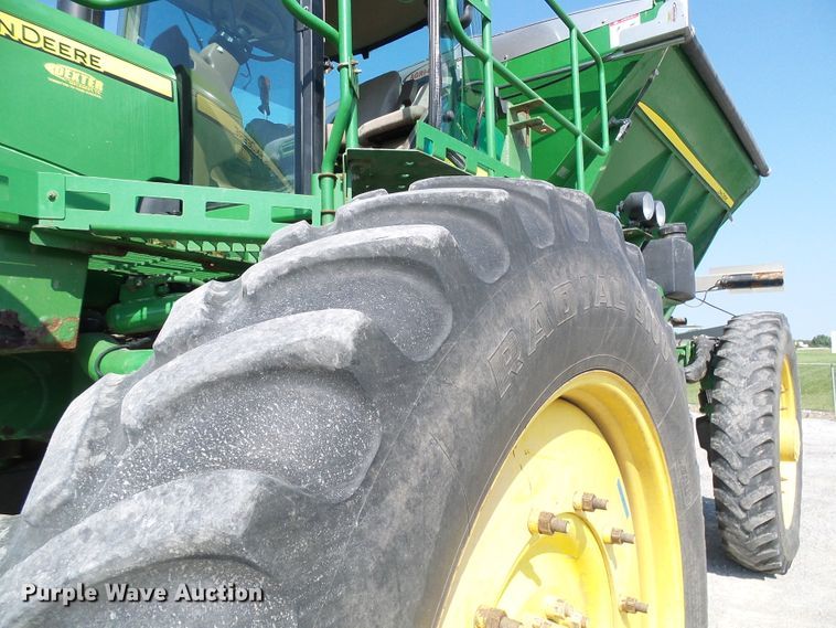 image for item DI0627 2010 John Deere 4930 applicator with New Leader L3030G4 dry spreader bed