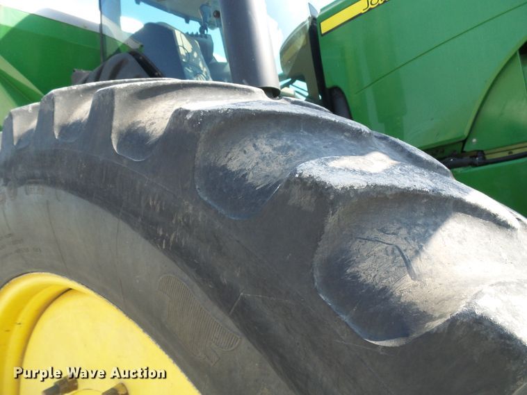 image for item DI0627 2010 John Deere 4930 applicator with New Leader L3030G4 dry spreader bed