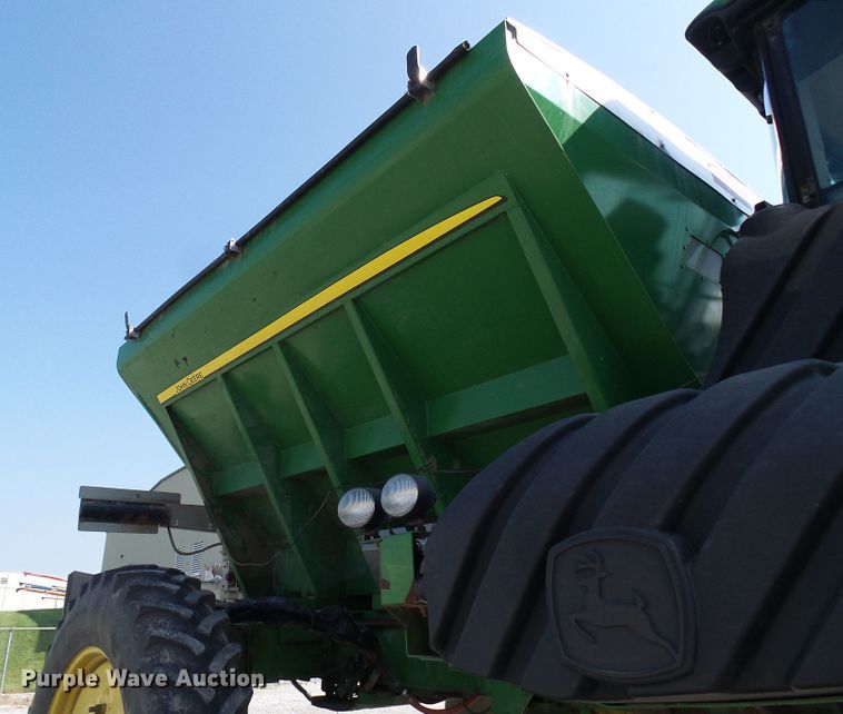 image for item DI0627 2010 John Deere 4930 applicator with New Leader L3030G4 dry spreader bed