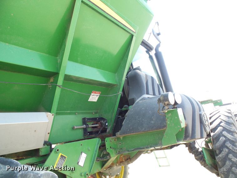 image for item DI0627 2010 John Deere 4930 applicator with New Leader L3030G4 dry spreader bed