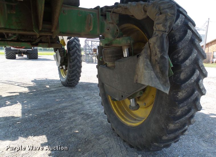 image for item DI0627 2010 John Deere 4930 applicator with New Leader L3030G4 dry spreader bed