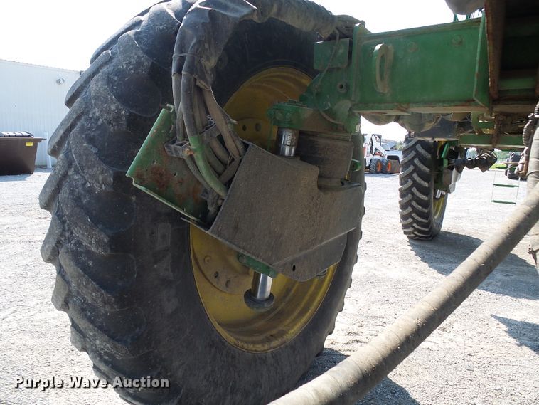 image for item DI0627 2010 John Deere 4930 applicator with New Leader L3030G4 dry spreader bed