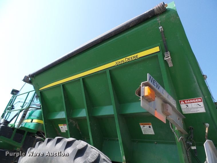image for item DI0627 2010 John Deere 4930 applicator with New Leader L3030G4 dry spreader bed