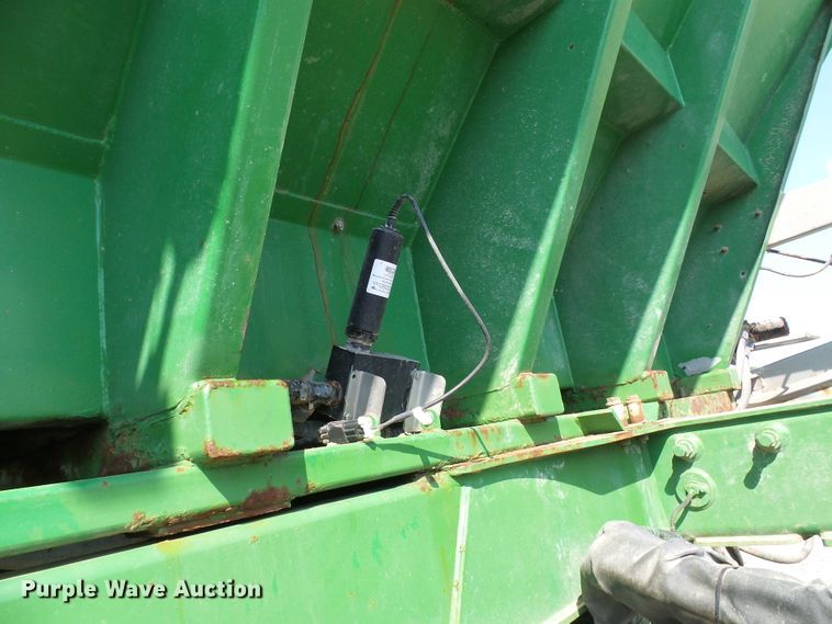 image for item DI0627 2010 John Deere 4930 applicator with New Leader L3030G4 dry spreader bed