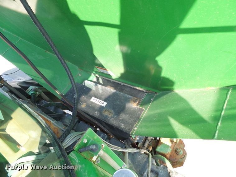 image for item DI0627 2010 John Deere 4930 applicator with New Leader L3030G4 dry spreader bed