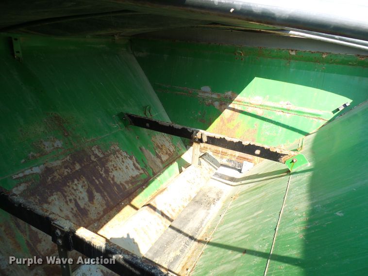 image for item DI0627 2010 John Deere 4930 applicator with New Leader L3030G4 dry spreader bed
