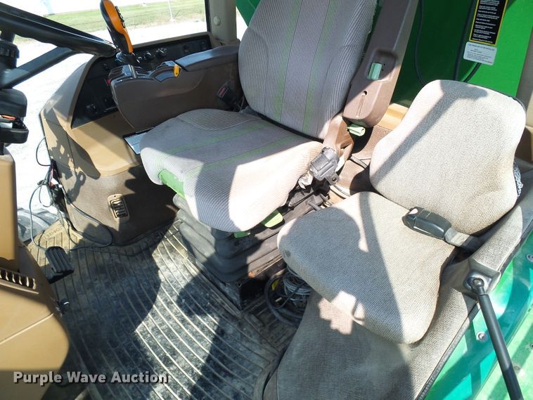 image for item DI0627 2010 John Deere 4930 applicator with New Leader L3030G4 dry spreader bed