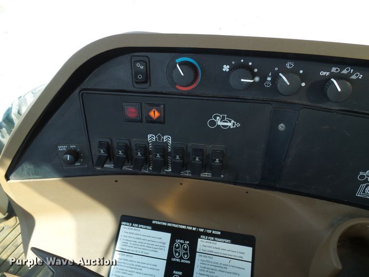 image for item DI0627 2010 John Deere 4930 applicator with New Leader L3030G4 dry spreader bed