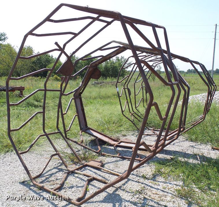 image for item DI0645 (4) hay bale feeders