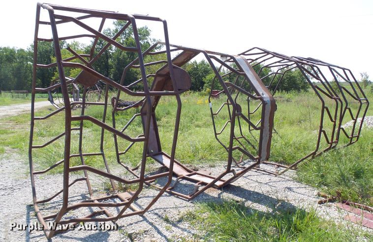 image for item DI0645 (4) hay bale feeders