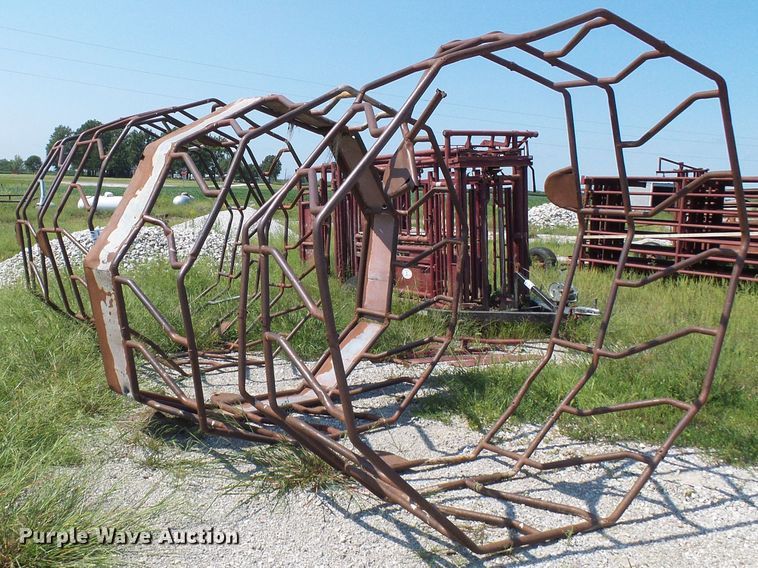 image for item DI0645 (4) hay bale feeders