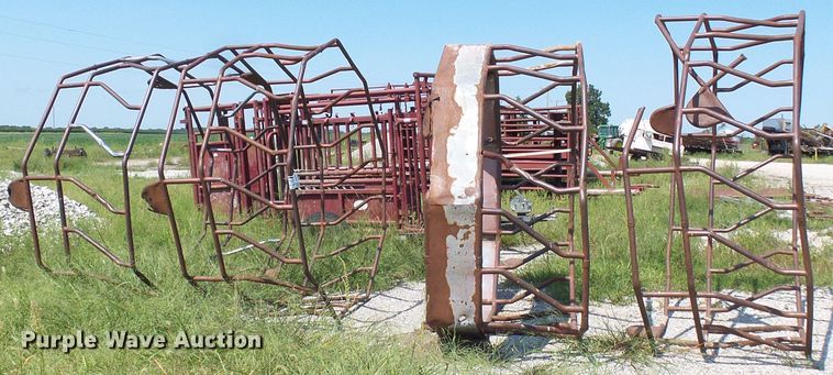 image for item DI0645 (4) hay bale feeders