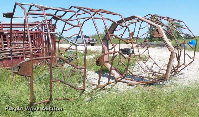 image for item DI0645 (4) hay bale feeders