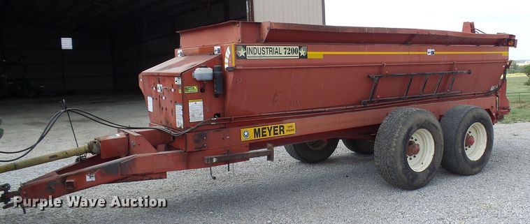 image for item DI0670 Meyer 7200 manure spreader