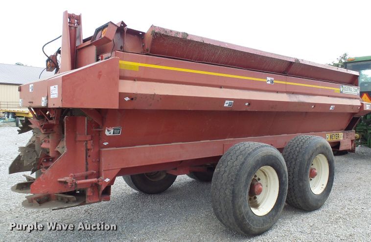 image for item DI0670 Meyer 7200 manure spreader