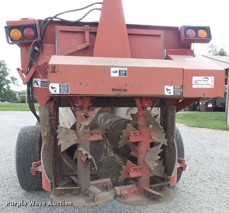 image for item DI0670 Meyer 7200 manure spreader