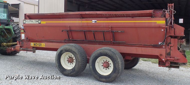 image for item DI0670 Meyer 7200 manure spreader