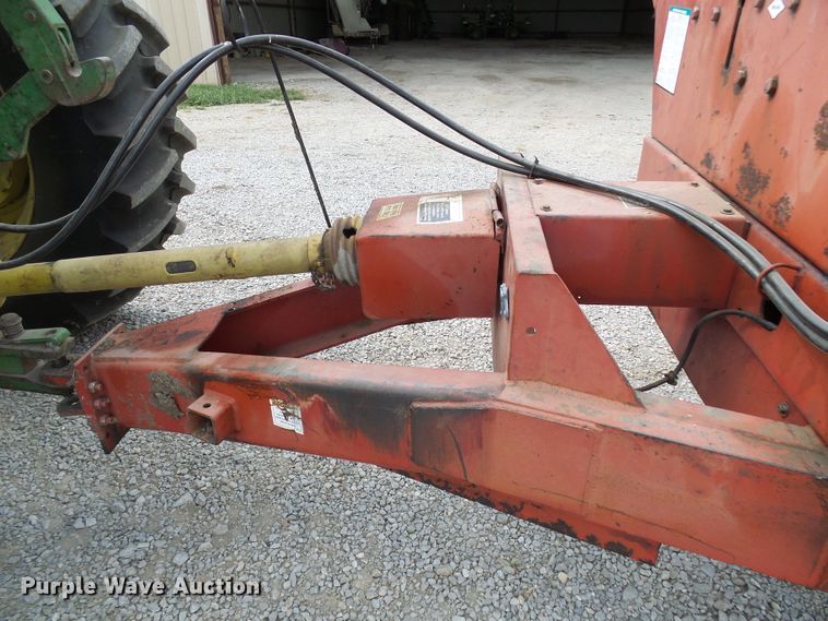 image for item DI0670 Meyer 7200 manure spreader