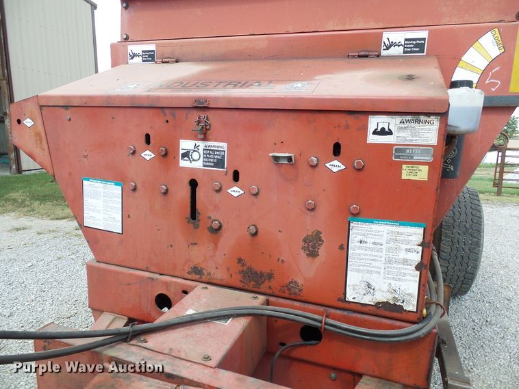 image for item DI0670 Meyer 7200 manure spreader