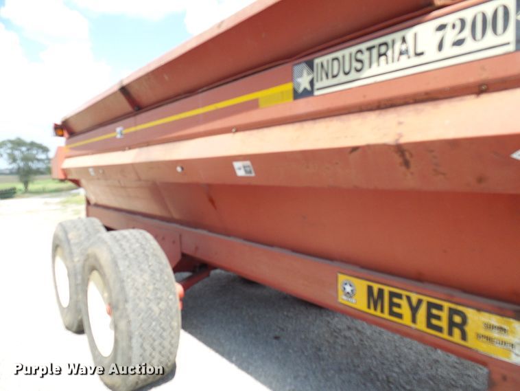 image for item DI0670 Meyer 7200 manure spreader