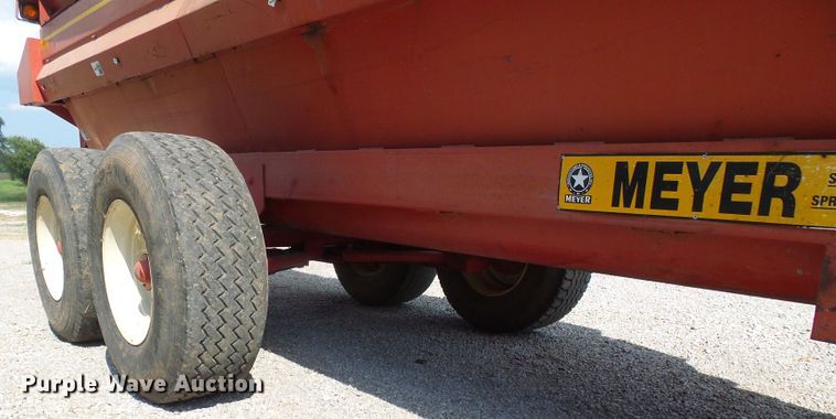 image for item DI0670 Meyer 7200 manure spreader