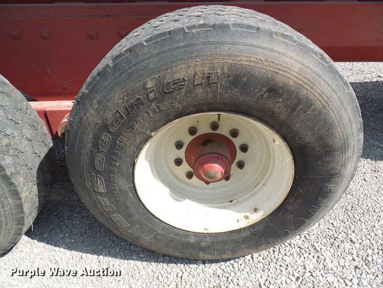 image for item DI0670 Meyer 7200 manure spreader