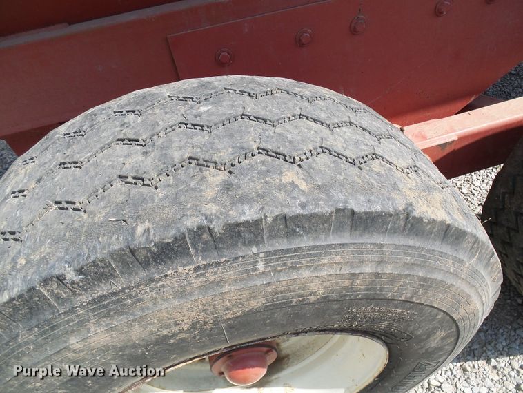 image for item DI0670 Meyer 7200 manure spreader