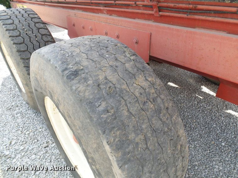 image for item DI0670 Meyer 7200 manure spreader