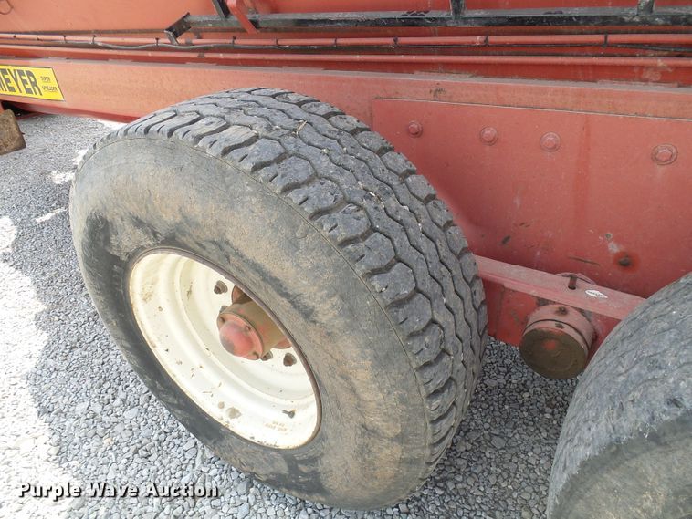 image for item DI0670 Meyer 7200 manure spreader