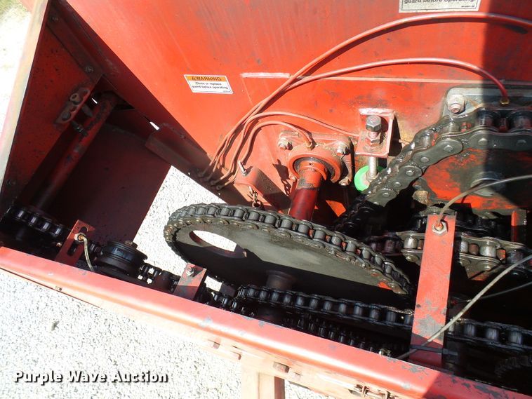 image for item DI0670 Meyer 7200 manure spreader