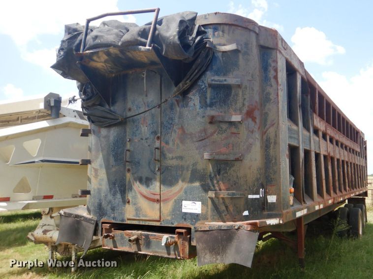 image for item DI2292 1980 Steco end dump trailer