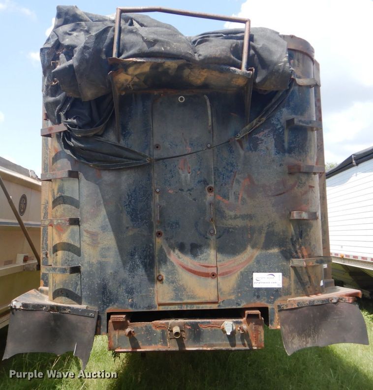 image for item DI2292 1980 Steco end dump trailer