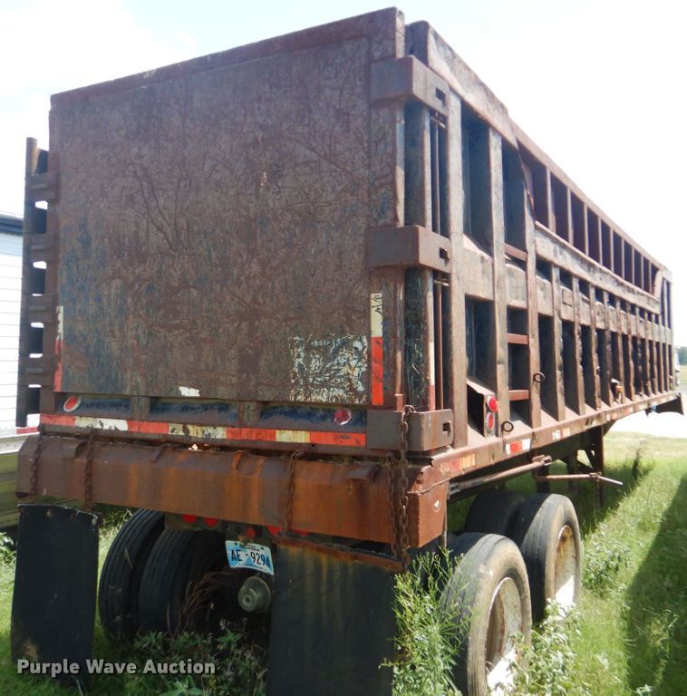 image for item DI2292 1980 Steco end dump trailer