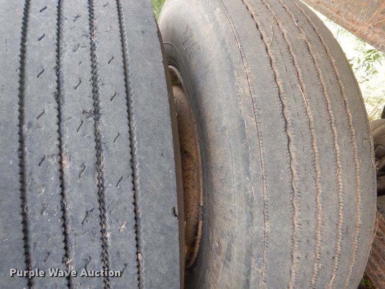 image for item DI2292 1980 Steco end dump trailer