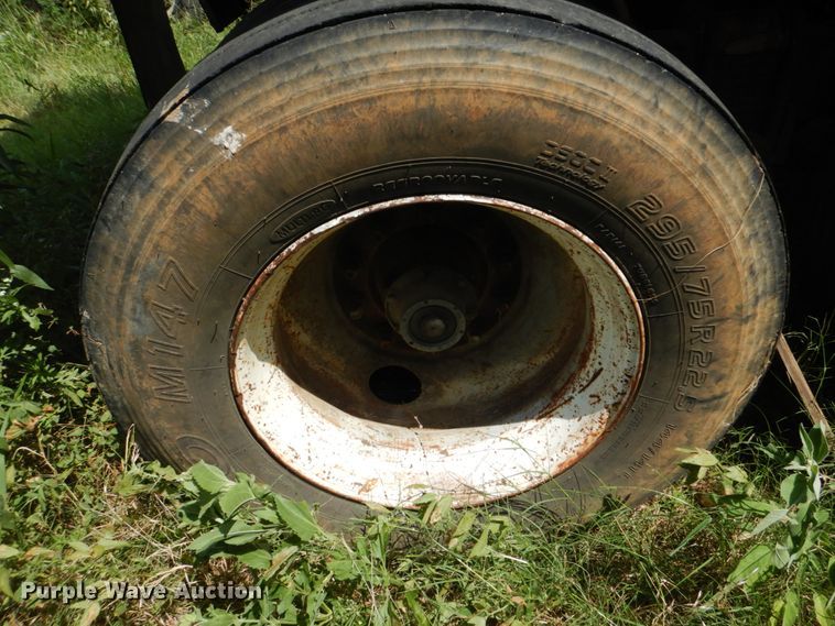 image for item DI2292 1980 Steco end dump trailer