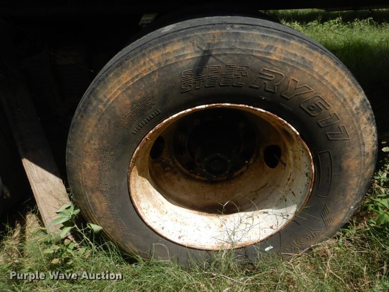 image for item DI2292 1980 Steco end dump trailer