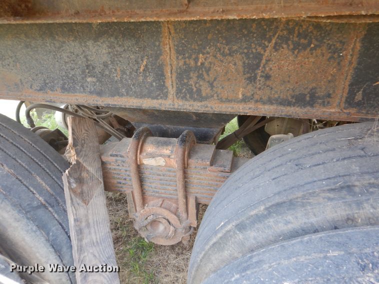 image for item DI2292 1980 Steco end dump trailer