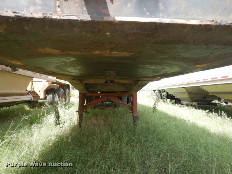 image for item DI2292 1980 Steco end dump trailer