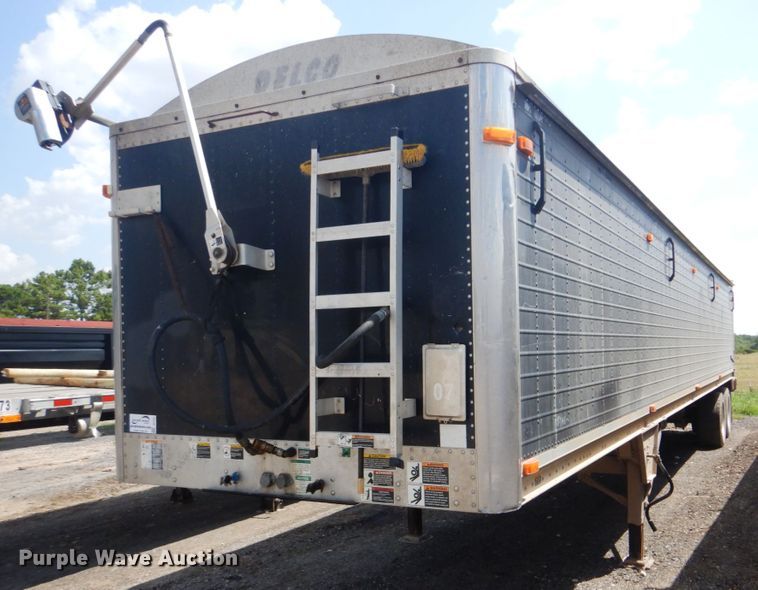 image for item DI2294 2008 Wilson Pace Setter live bottom trailer