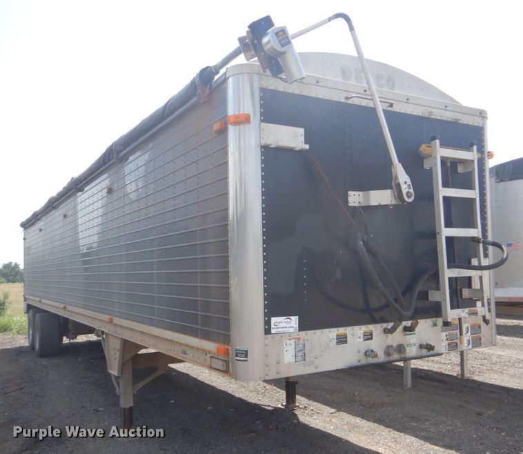 image for item DI2294 2008 Wilson Pace Setter live bottom trailer