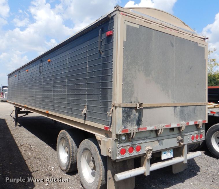 image for item DI2294 2008 Wilson Pace Setter live bottom trailer